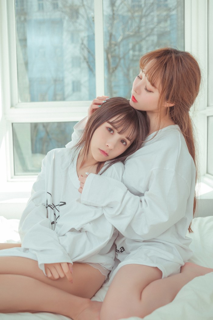 翘臀姐妹花酥胸互摸床第尽兴缠绵(1/50)
